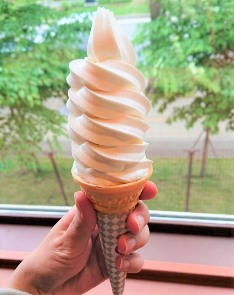 雪印パーラーの牛乳ソフトクリーム