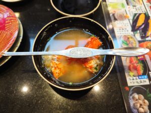 回転寿司なごやか亭の花咲ガニ鉄砲汁