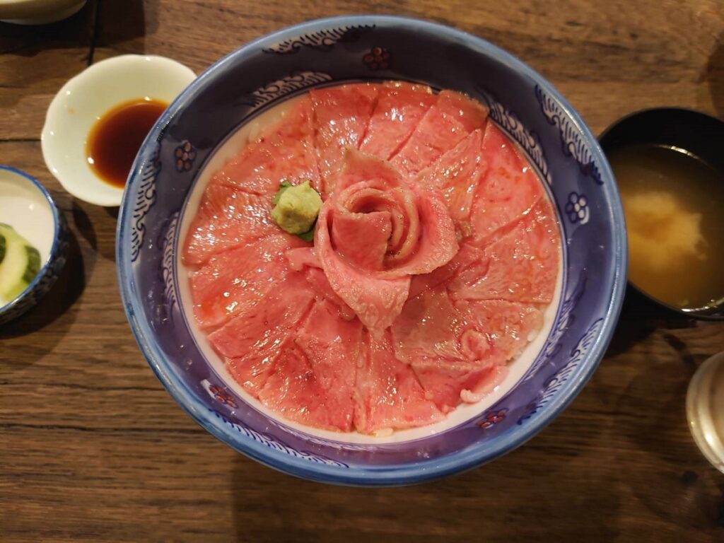 くまげらの和牛ローストビーフ丼