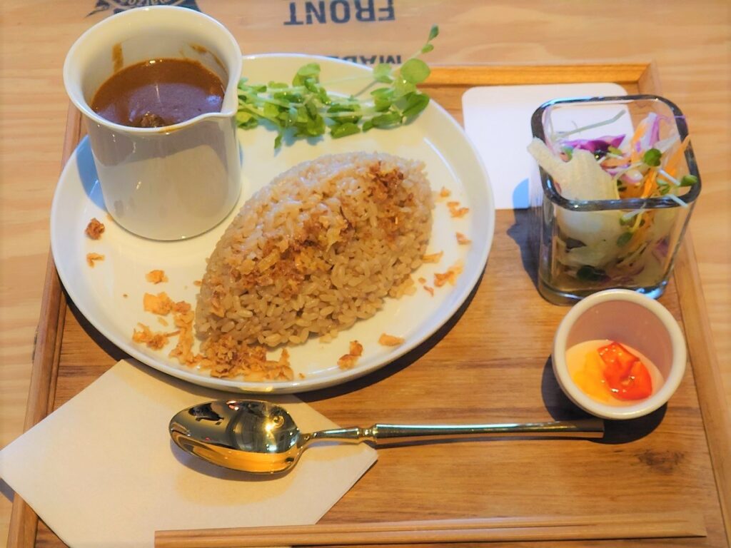 旭川森彦レンガ1909のほろっとビーフの煮込みカレーと珈琲ライス